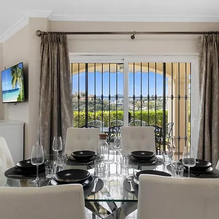 La Quinta Hills - Luxury